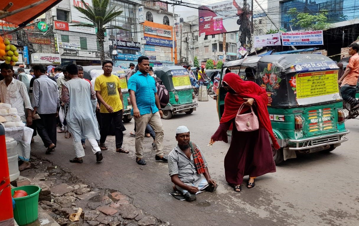 ফেনীতে ভিক্ষুকের হার বাড়ছে