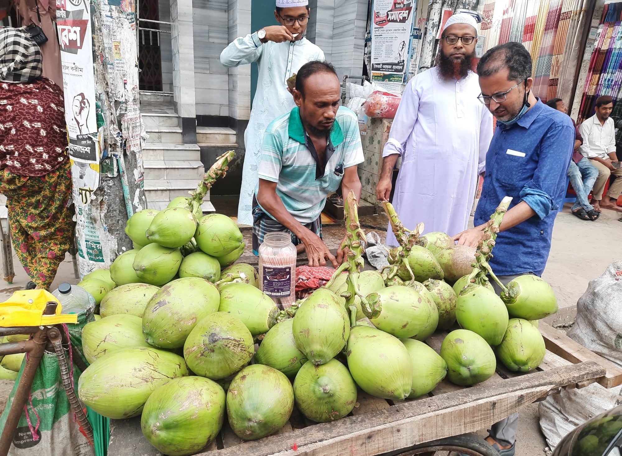 ফেনীতে গরমে ডাবের কদর