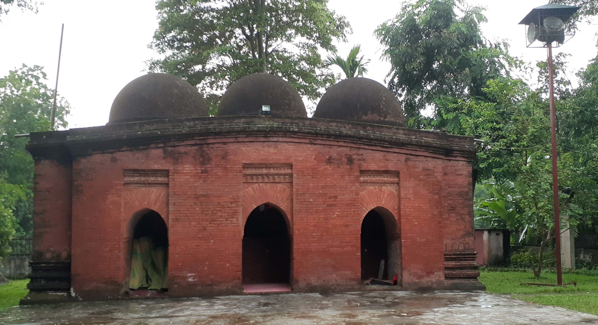 শর্শদীতে সাড়ে ৬শ বছরের ঐতিহ্যের স্মৃতি ফখরুদ্দীন মুবারক শাহ মসজিদ