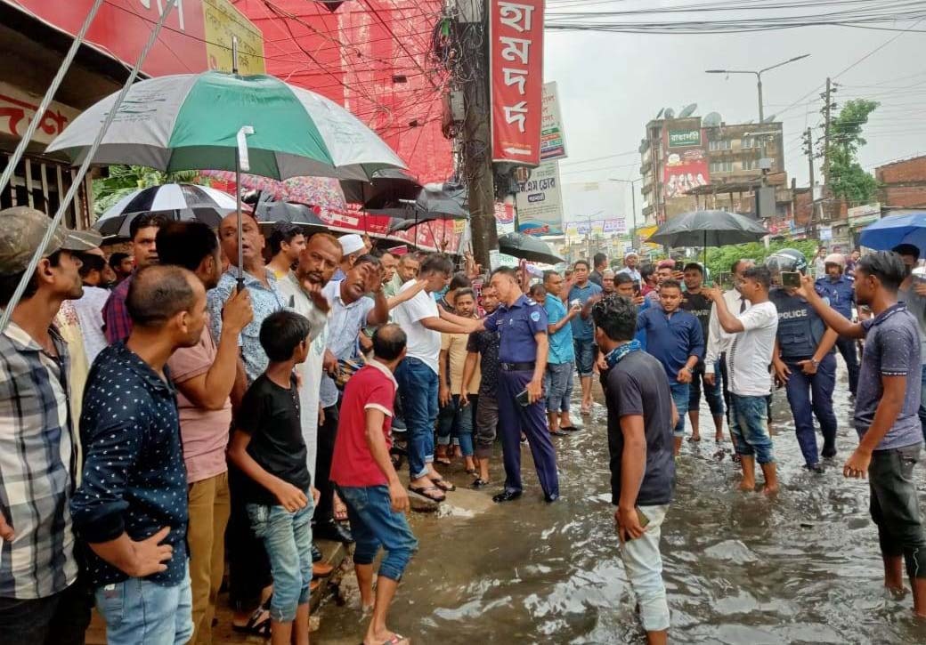 ফেনীতে পুলিশের ধাওয়ায় বিএনপির  মিছিল ছত্রভঙ্গ, ৫ নেতাকর্মী আহত