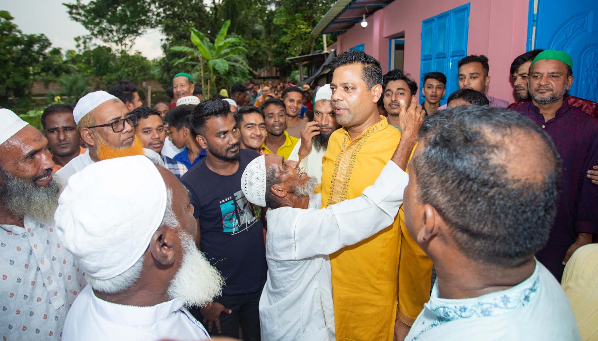 মেয়র স্বপন মিয়াজীর ঘর উপহার পেয়ে আপ্লুত অসহায় সাফিয়া