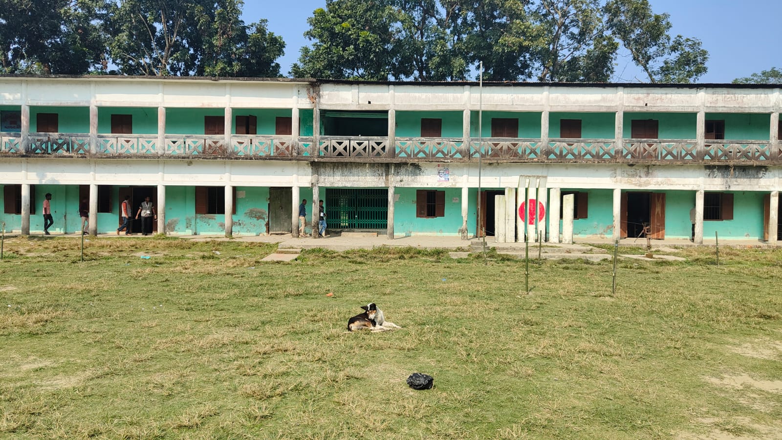 বিষ্ণুপুর উচ্চ বিদ্যালয় কেন্দ্র : নারী বুথে ৬ ঘন্টায় ৬ ভোট