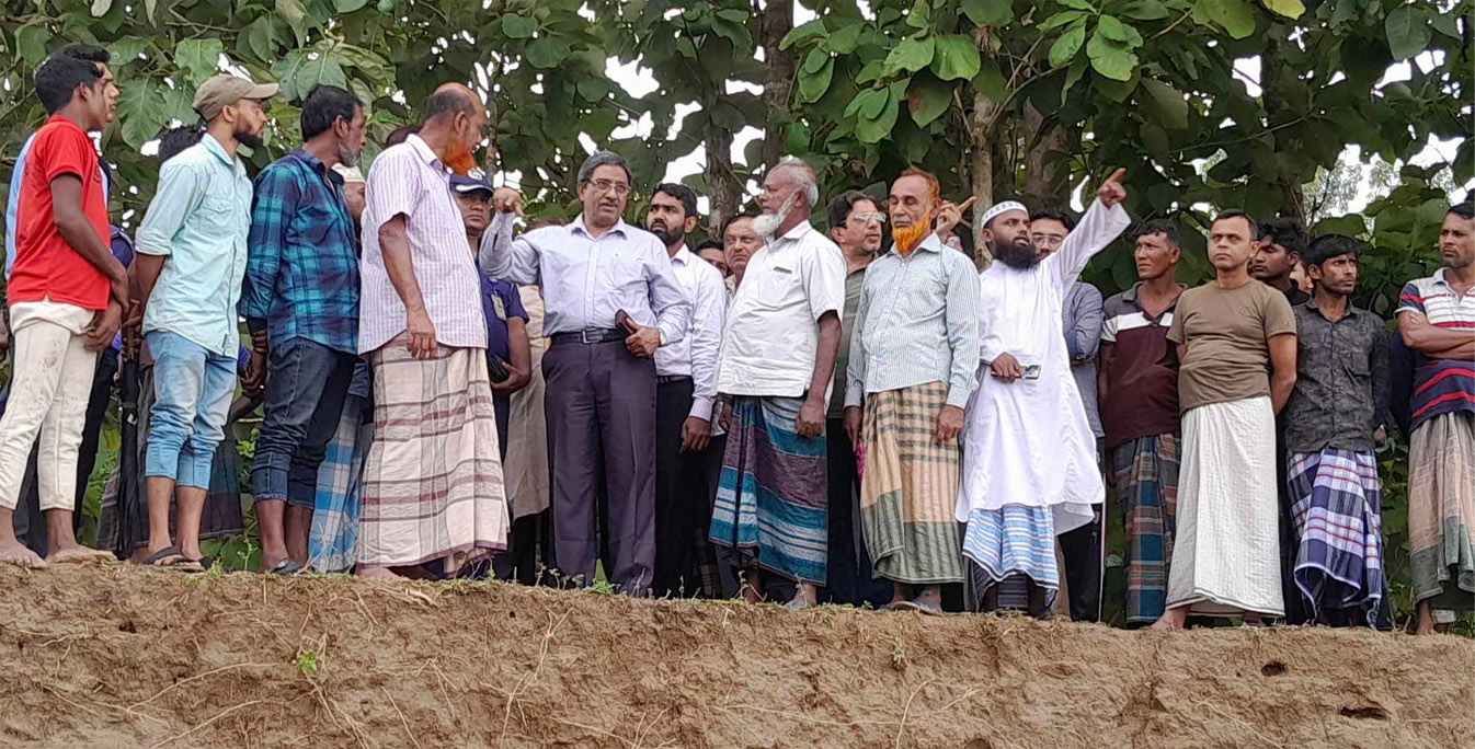 বাঁধ কেটে ফাঁকা গুলি করে ভারতীয়রা