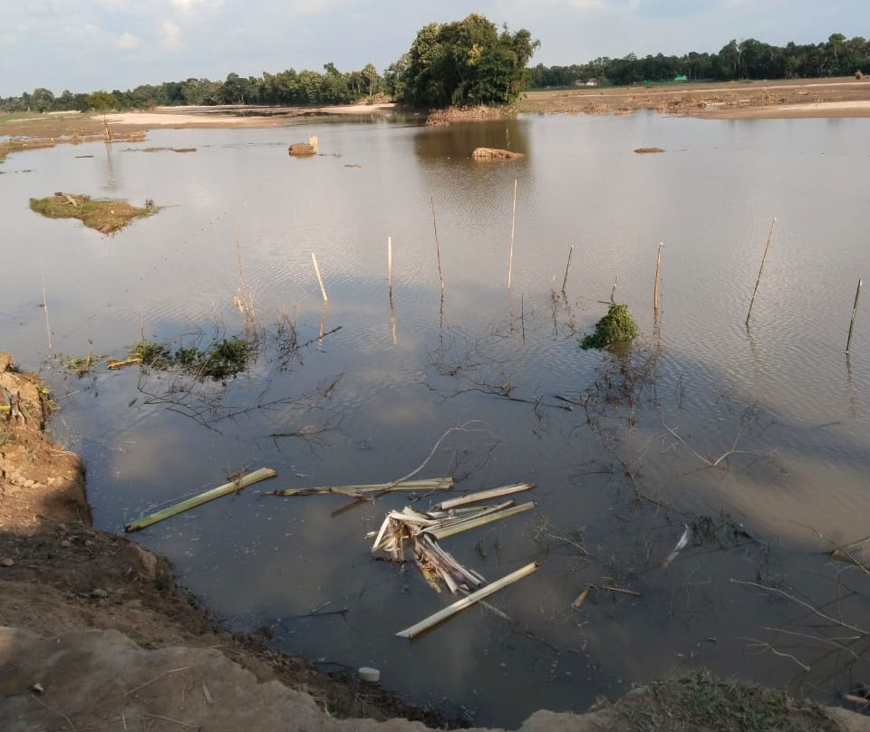 মুহুরী-কহুয়া বন্যা নিয়ন্ত্রণ বাঁধ মেরামতে ধীরগতি