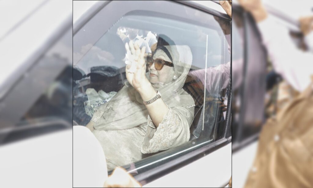 দেশে ফিরেছেন খালেদা জিয়া