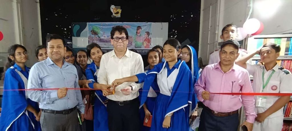 ফেনীতে বিশ্ব সাহিত্য কেন্দ্রের ৫ দিনব্যাপী ভ্রাম্যমান বইমেলা শুরু