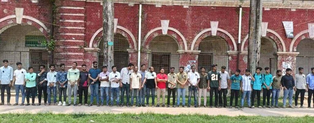 সাম্য হত্যার প্রতিবাদ : ফেনী কলেজে ছাত্রদলের কালো ব্যাজ ধারণ