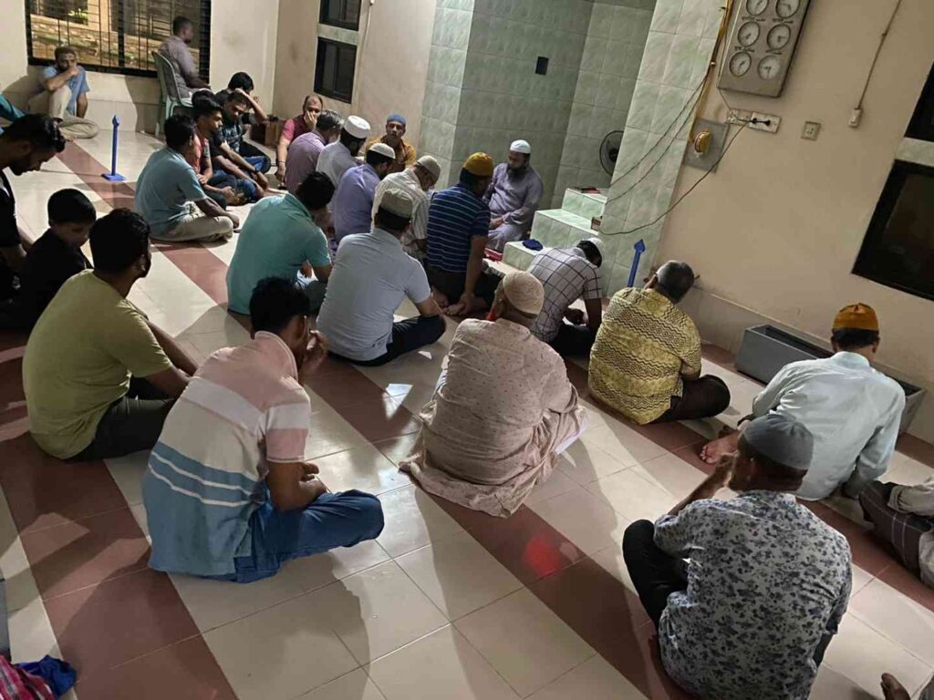 মজনুর সুস্থতায় ফেনীতে দোয়া