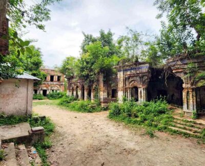 প্রতাপপুর জমিদার বাড়ি যেন ভুতের আস্তানা পর্যটক বান্ধব পরিবেশ তৈরির দাবী দর্শনার্থীদের