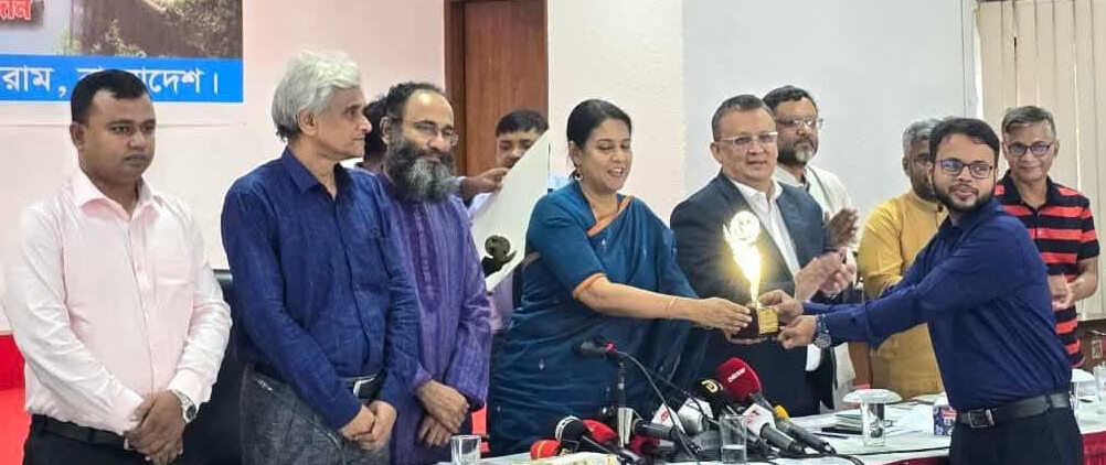 বেস্ট আরবান রিপোর্টিং অ্যাওয়ার্ড পেলেন ফেনীর কেফায়েত শাকিল