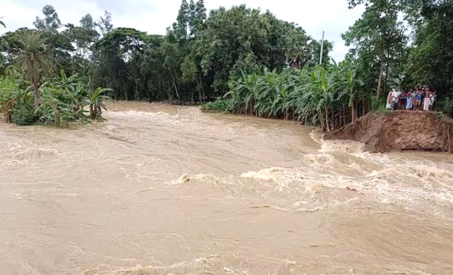 ফেনীতে টানা বর্ষনে বন্যার শংকা প্রশাসনের ব্যাপক প্রস্তুতি