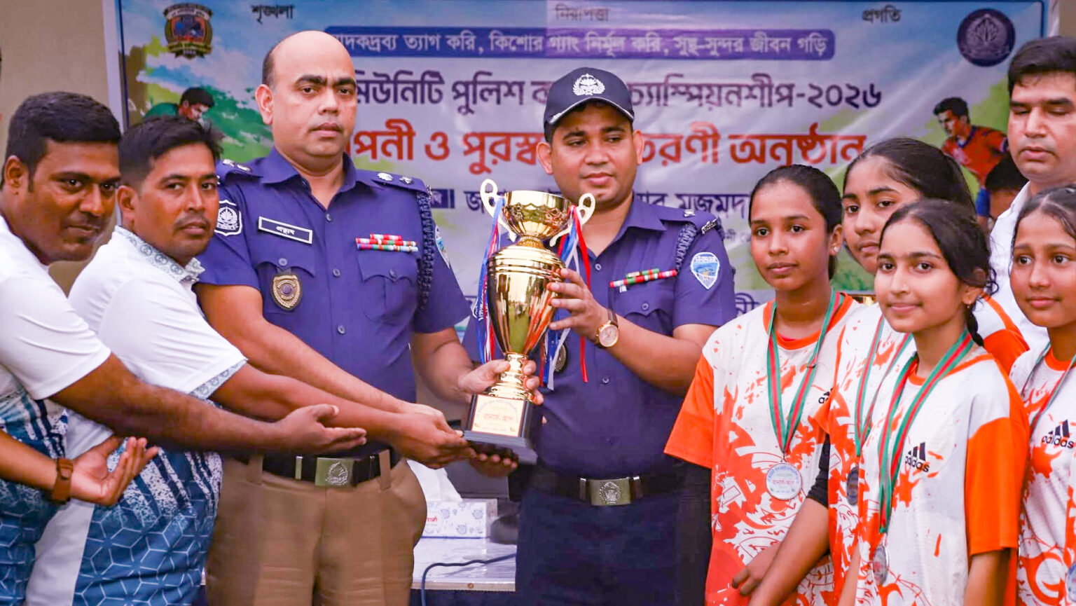 কাবাডি চ্যাম্পিয়নশিপে ফেনী মডেল থানা চ্যাম্পিয়ন ফোনে অতিরিক্ত সময় না দিয়ে খেলাধুলার মাধ্যমে শরীর ও মন সুস্থ রাখতে হবে -পুলিশ সুপার