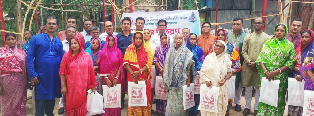 ফেনীতে নাথ কল্যাণ সমিতির আত্ম প্রকাশ শতাধিক সনাতন ধর্মাবলম্বীর মাঝে শারদ উপহার