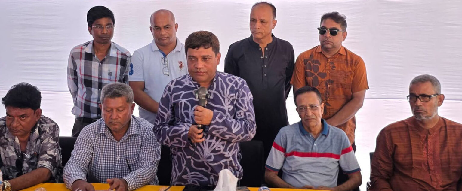 ফেনীতে সনাতনী ধর্মাবলম্বীদের সাথে বিএনপির কেন্দ্রীয় নেতাদের মতবিনিময়