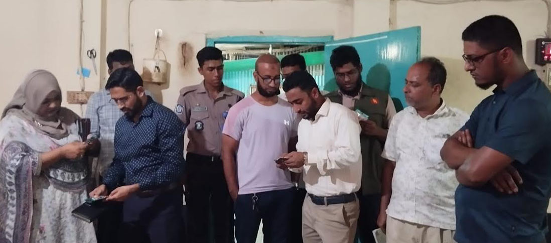 অস্বাস্থ্যকর পরিবেশে আচার-চিপস তৈরি: রামপুর রিহান ফুডসকে ১লাখ টাকা জরিমানা